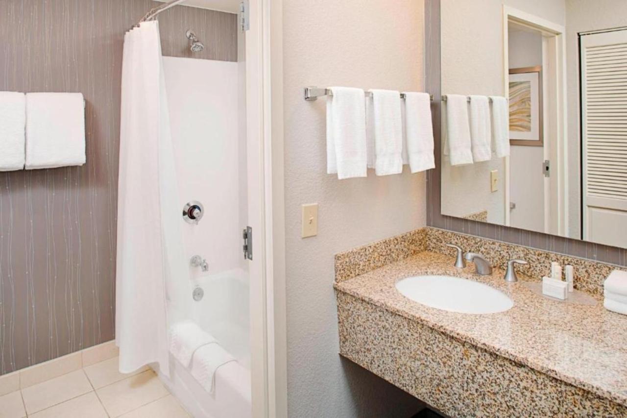 Courtyard By Marriott Tucson Williams Centre Hotel Buitenkant foto